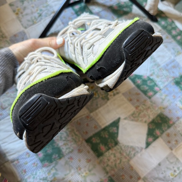 Fila White and Black Sneakers with Neon Highlights - Picture 9 of 11